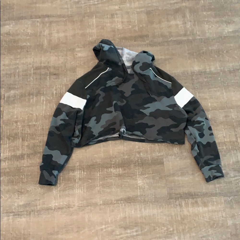 Cropped hoodie